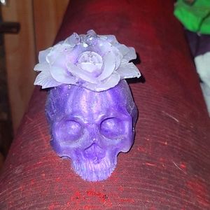 Resin skull with roses